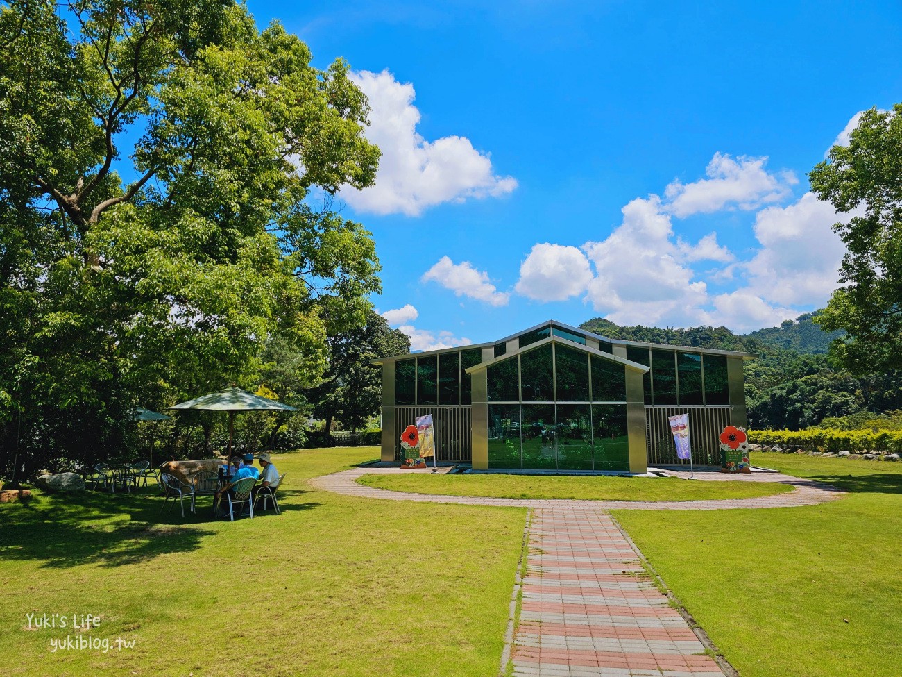 南投埔里新景點》日月迎賓公益園區~體驗五星級廁所免費喝咖啡~逛神秘玻璃屋 - yuki.tw