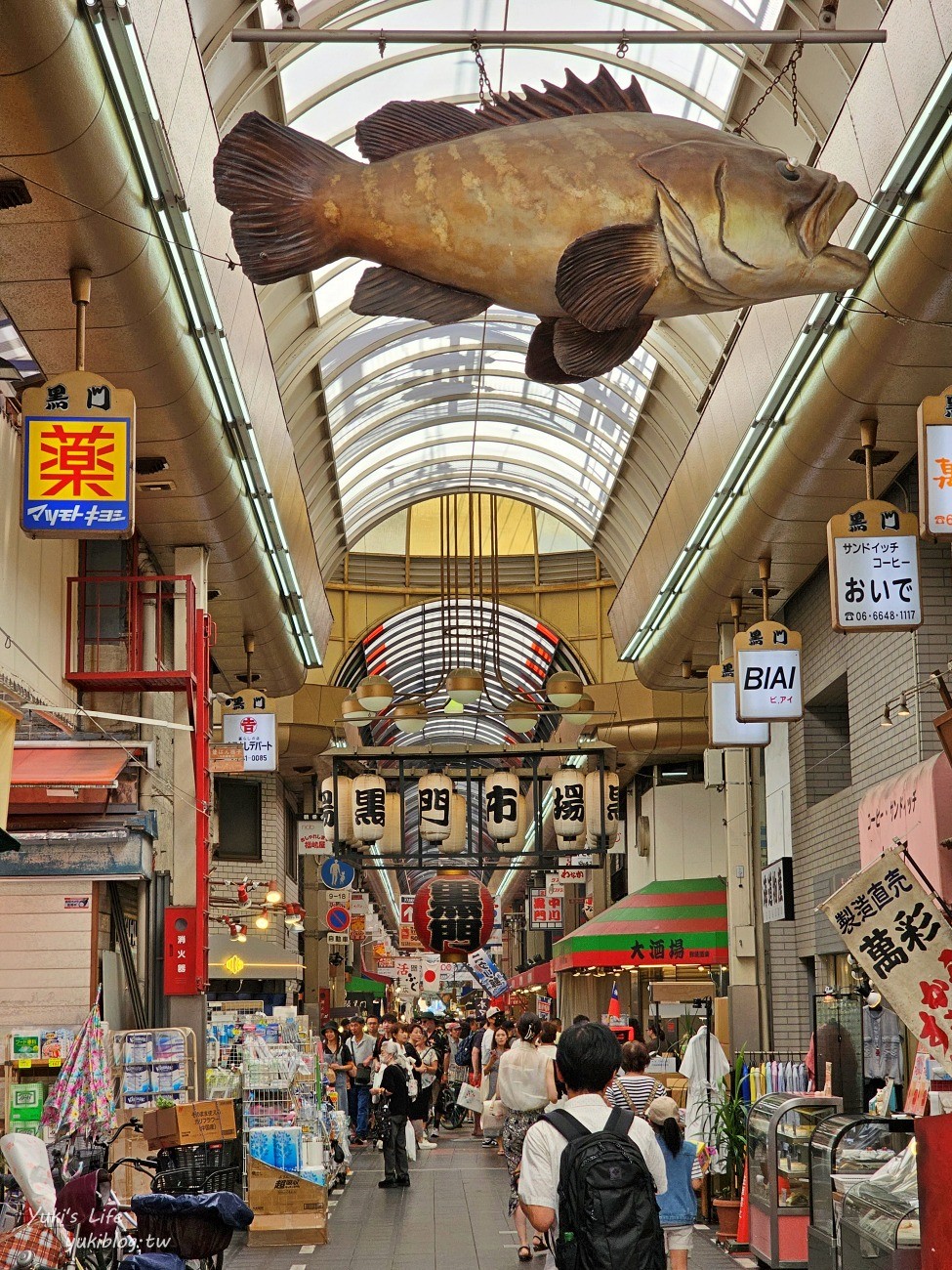 大阪美食》5家黑門市場必吃美食推薦，大口吃黑鮪魚、手臂蝦、關東煮和章魚燒！ - yuki.tw