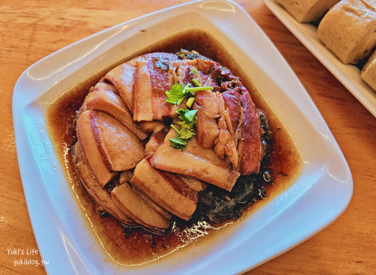 苗栗公館美食：棗莊古藝庭園膳坊，附親子區玩沙坑餵魚，家人聚餐好去處~ - yuki.tw