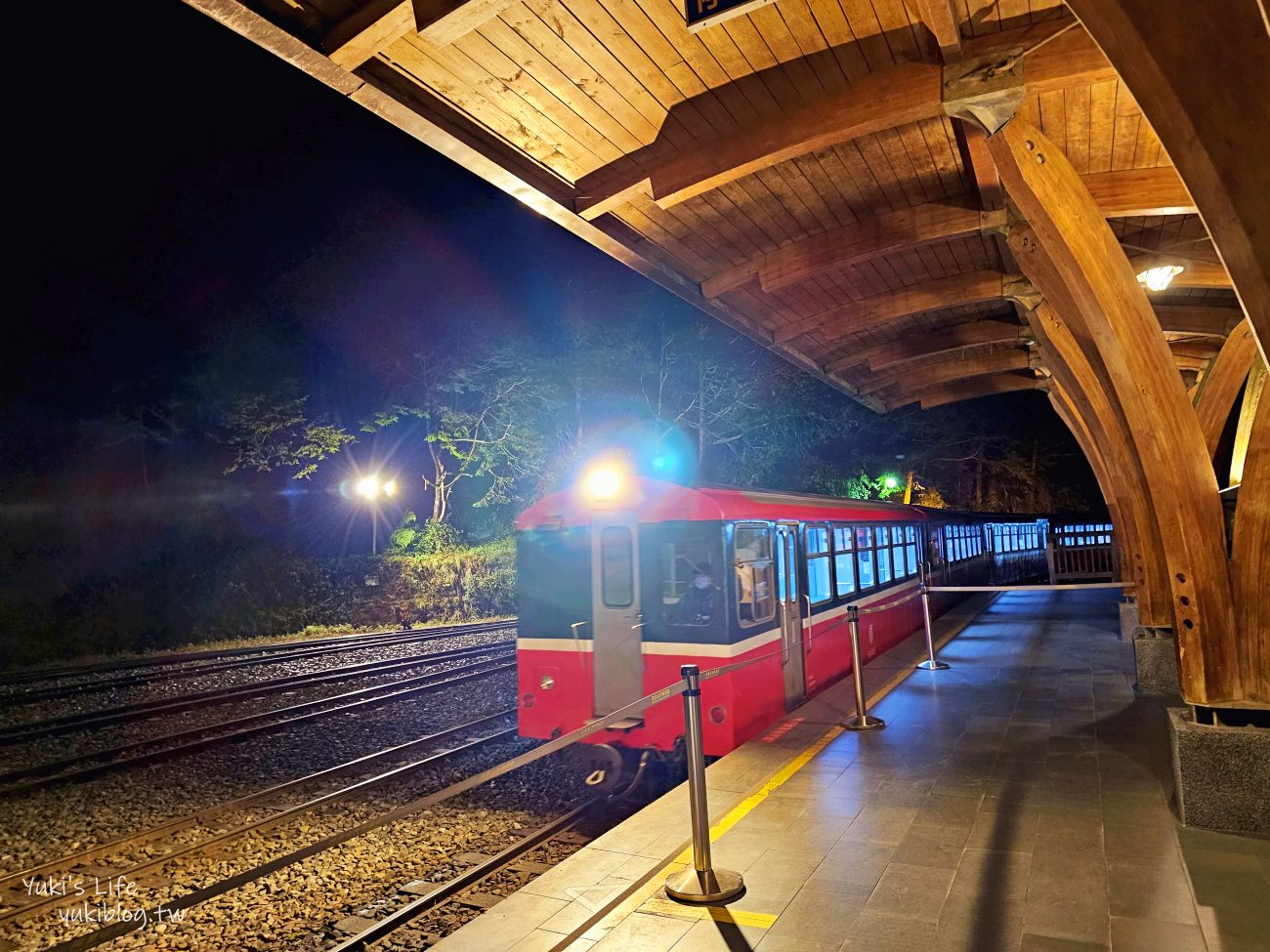 嘉義必訪！阿里山賞日出攻略！阿里山車站買票搭小火車到祝山觀日平台 - yuki.tw