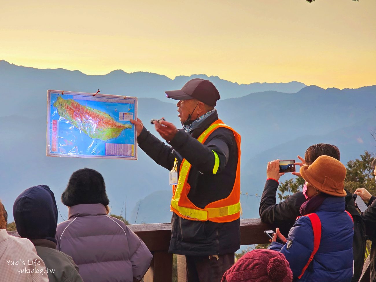 嘉義必訪！阿里山賞日出攻略！阿里山車站買票搭小火車到祝山觀日平台 - yuki.tw