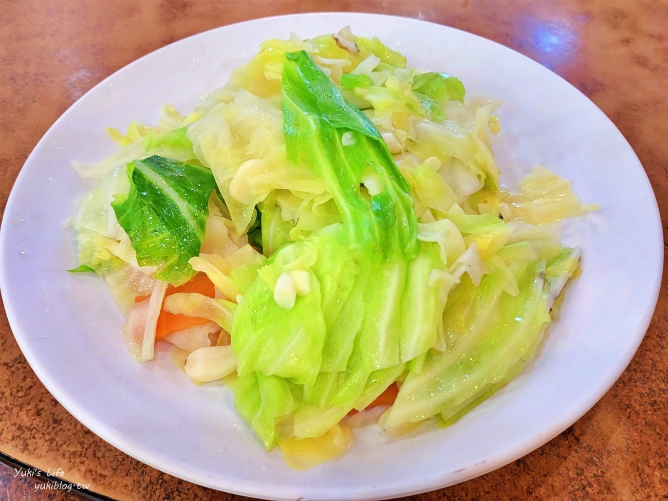 新竹芎林美食》阿東窯烤雞，鮮嫩多汁太誘人！適合多人聚餐，停車方便~ - yuki.tw