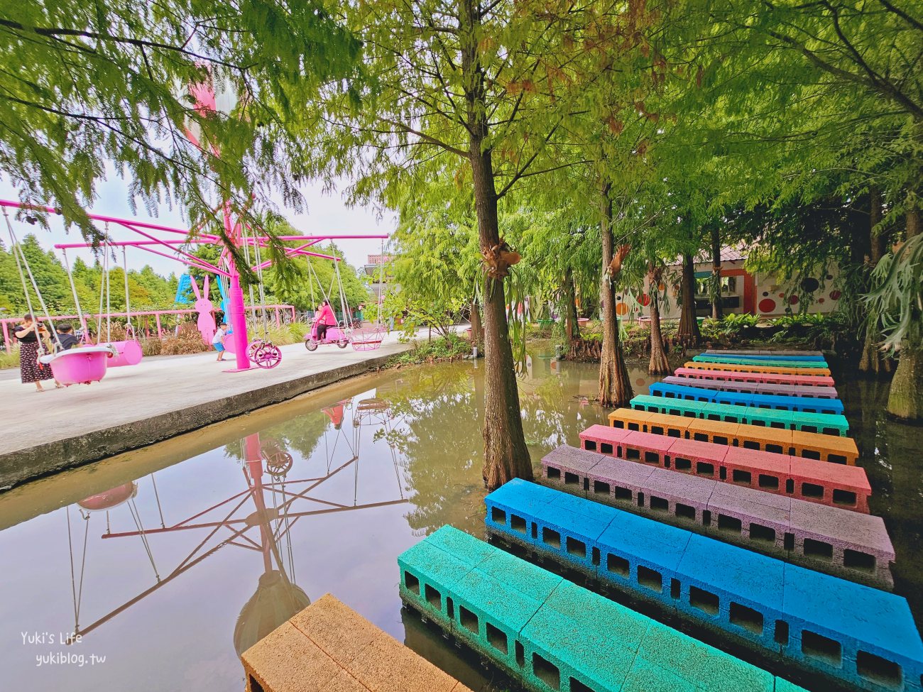 雲林古坑粉紅泡泡(珍粉紅城堡)粉紅色水上教堂、落羽松水上發呆亭景觀餐廳 - yuki.tw