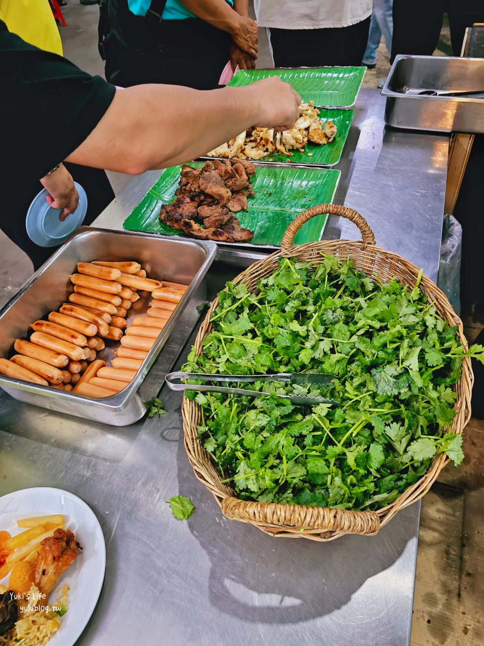 芭達雅海鮮吃到飽》一人429泰銖.泰國蝦海鮮燒烤吃到飽！熱食.烤肉.炸雞.飲料全都無限吃~ - yuki.tw