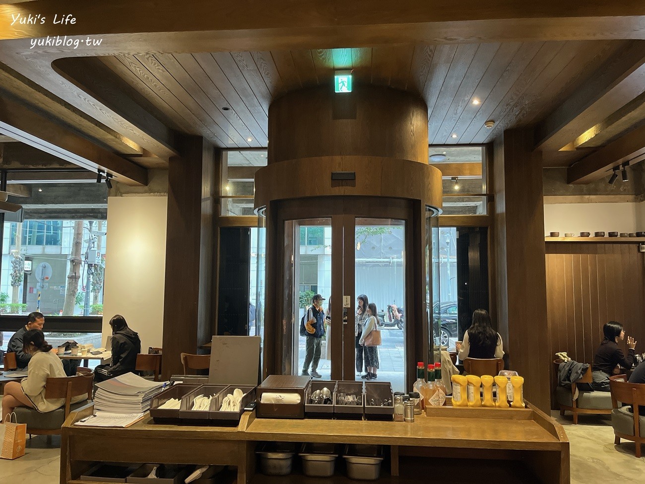 台北咖啡廳推薦》Coppii Lumii living coffee 冉冉生活 (城中店)，不限時早午餐咖啡廳 - yuki.tw