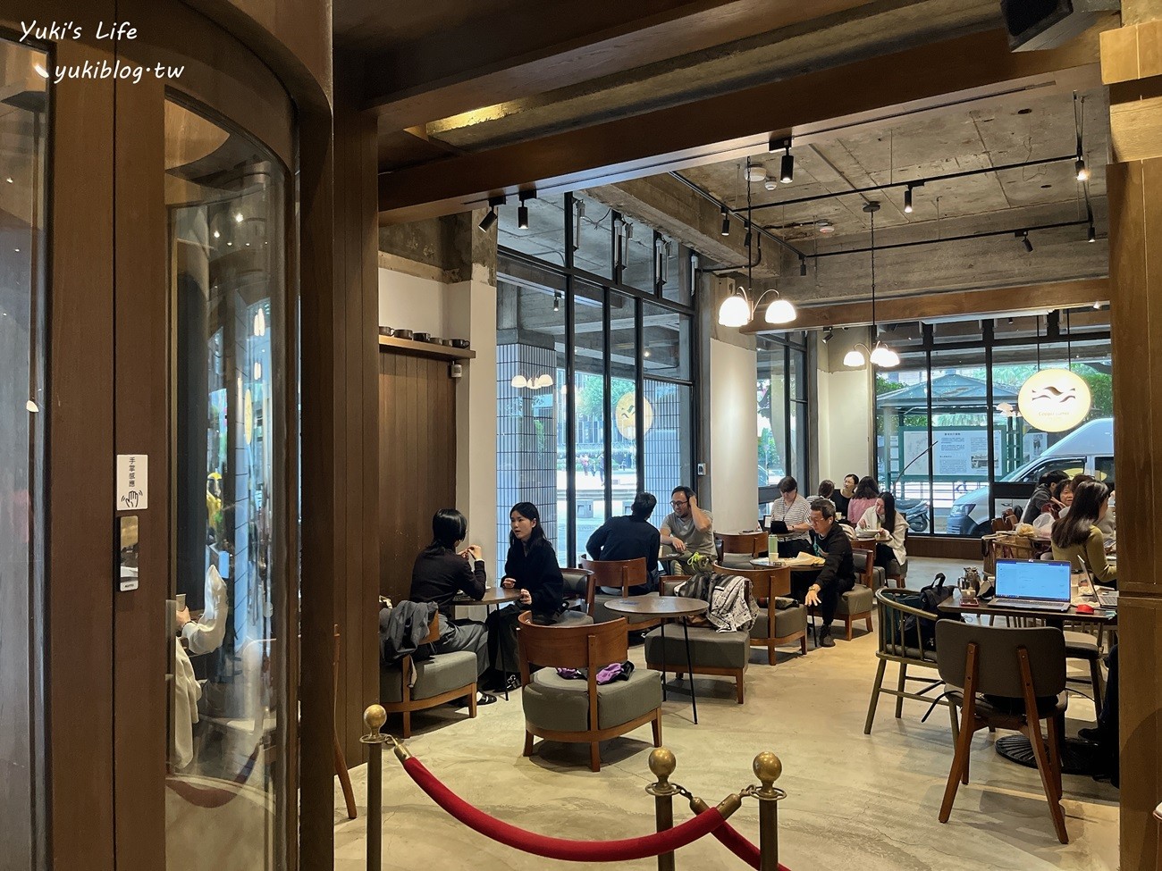 台北咖啡廳推薦》Coppii Lumii living coffee 冉冉生活 (城中店)，不限時早午餐咖啡廳 - yuki.tw