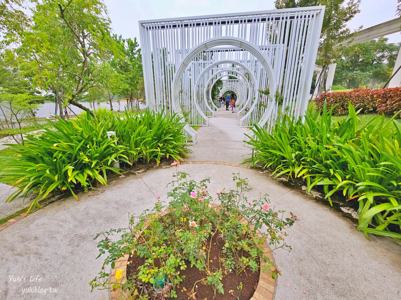 嘉義景點》蓋婭莊園(康倪時代美學生技園區)超美歐風希臘城堡，隨便拍都是大片 - yuki.tw