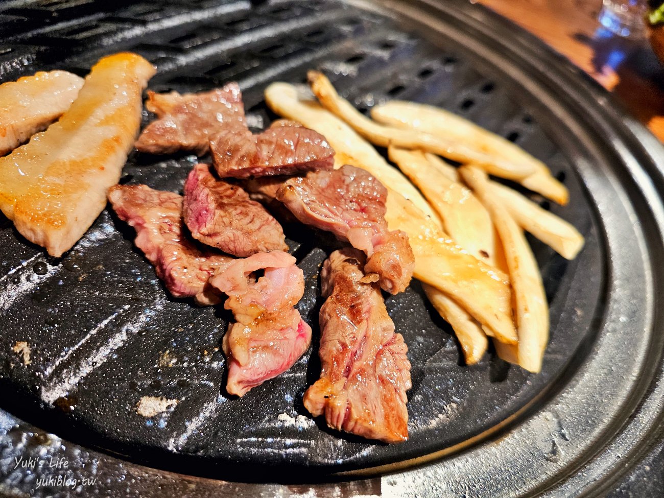 明洞必吃美食》韓式燒烤牛肉吃到飽，明洞燒肉推薦~想吃烤肉就來這兒~ - yuki.tw