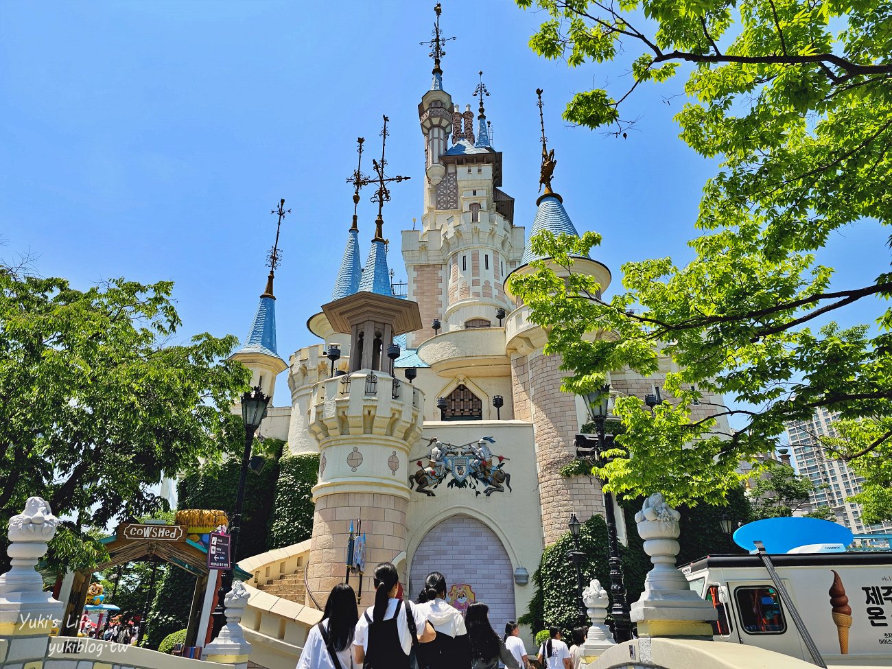 韓國必玩遊樂園【樂天世界】下雨室內景點~吹冷氣玩設施好讚！門票、交通、遊玩心得 - yuki.tw