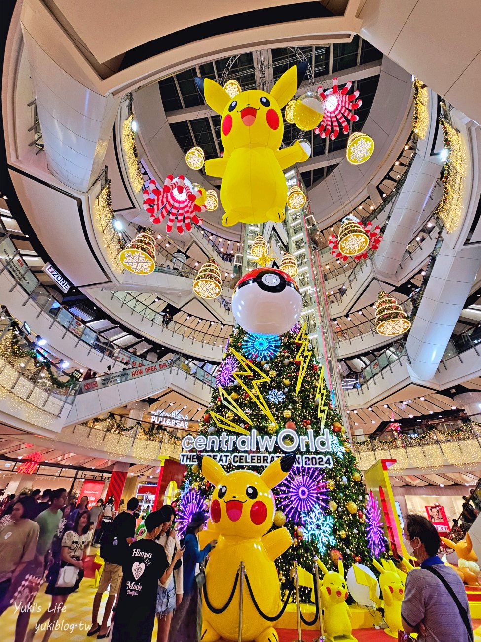 【泰國聖誕節】centralwOrld 巨型皮卡丘聖誕樹，寶可夢大集合~陪你跨年太療癒~ - yuki.tw