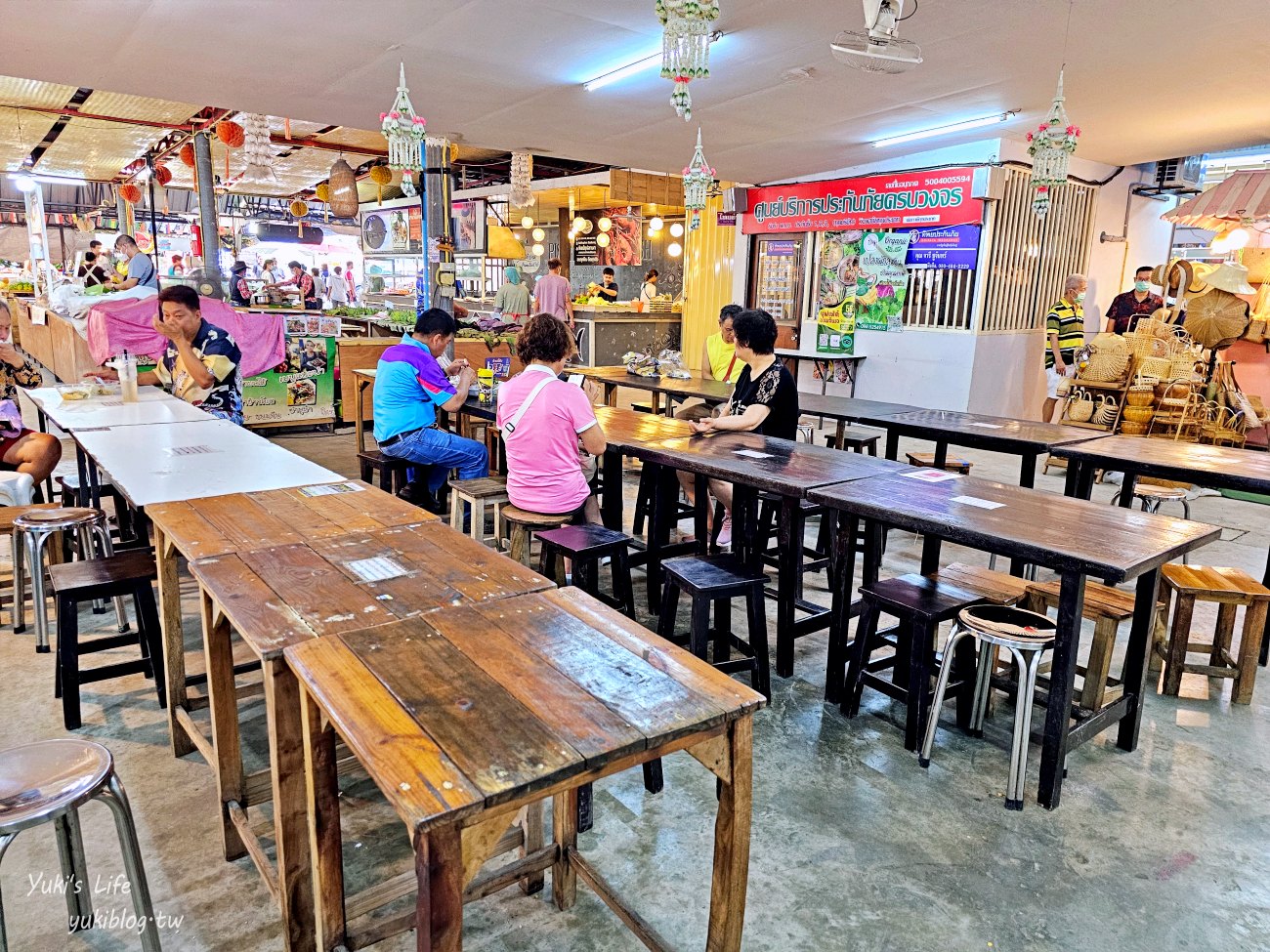 曼谷景點【空叻瑪榮水上市場】超便宜週六週日營業假日市場，好吃好買還能搭船遊河 - yuki.tw