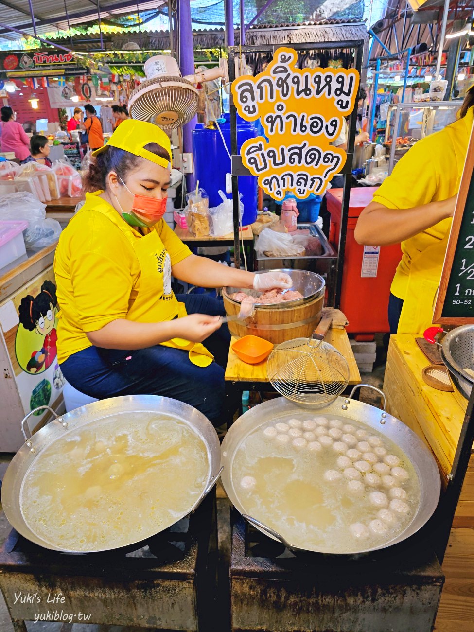 曼谷景點【空叻瑪榮水上市場】超便宜週六週日營業假日市場，好吃好買還能搭船遊河 - yuki.tw