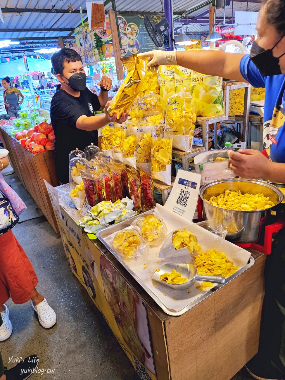 曼谷景點【空叻瑪榮水上市場】超便宜週六週日營業假日市場，好吃好買還能搭船遊河 - yuki.tw