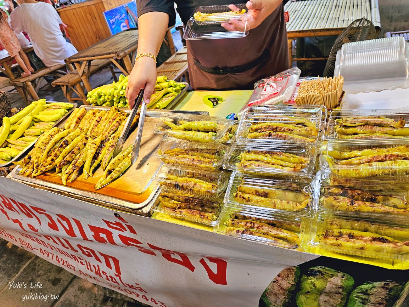 曼谷景點【空叻瑪榮水上市場】超便宜週六週日營業假日市場，好吃好買還能搭船遊河 - yuki.tw