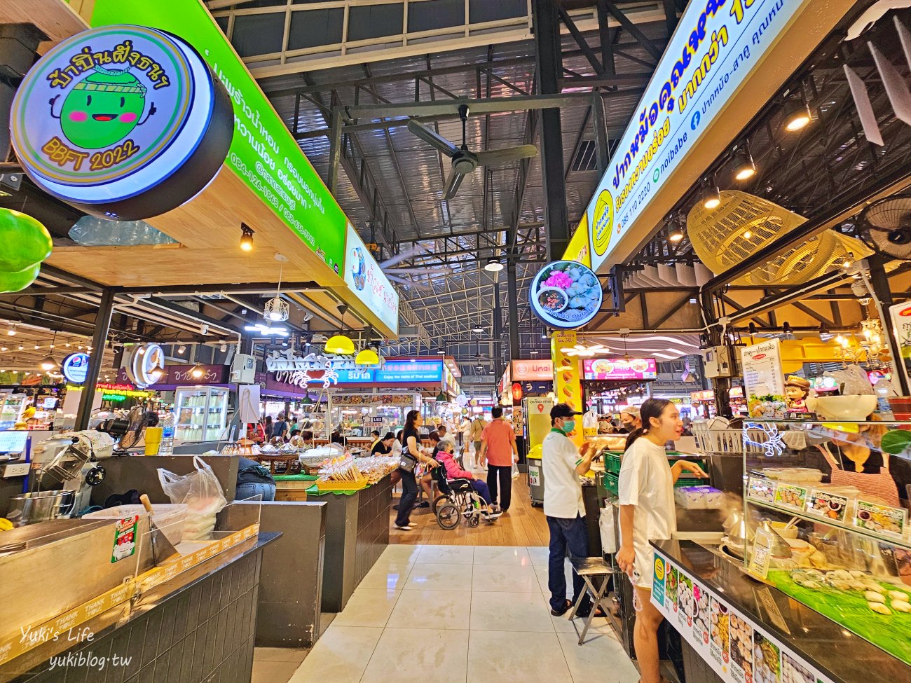 曼谷新景點【吞武里海鮮市場】冷氣放送吃米其林美食，超推薦的曼谷近郊市場！ - yuki.tw