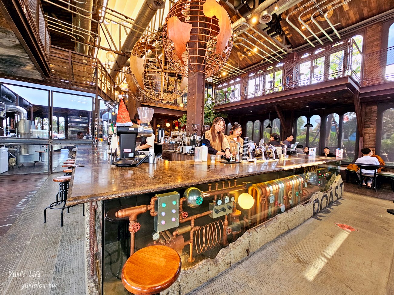 曼谷網美咖啡廳》Rolling Roasters，巨大地球超好拍，質感工業風和專業級咖啡激推！ - yuki.tw