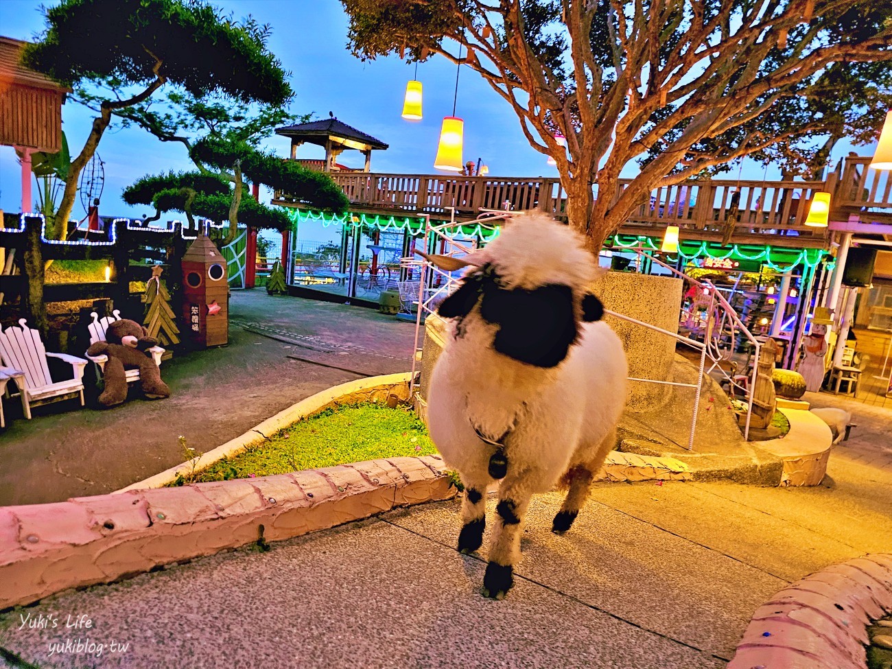 【南投星月天空夜景景觀餐廳】笑笑羊圍繞身邊、百萬夜景！親子旅行情侶約會必來 - yuki.tw