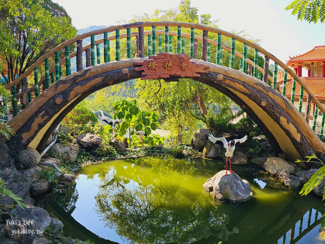 台南景點❘玉山寶光聖堂❘花旗木熱門景點.巨型蓮花涼亭.靈芝涼亭.巨大地球 - yuki.tw