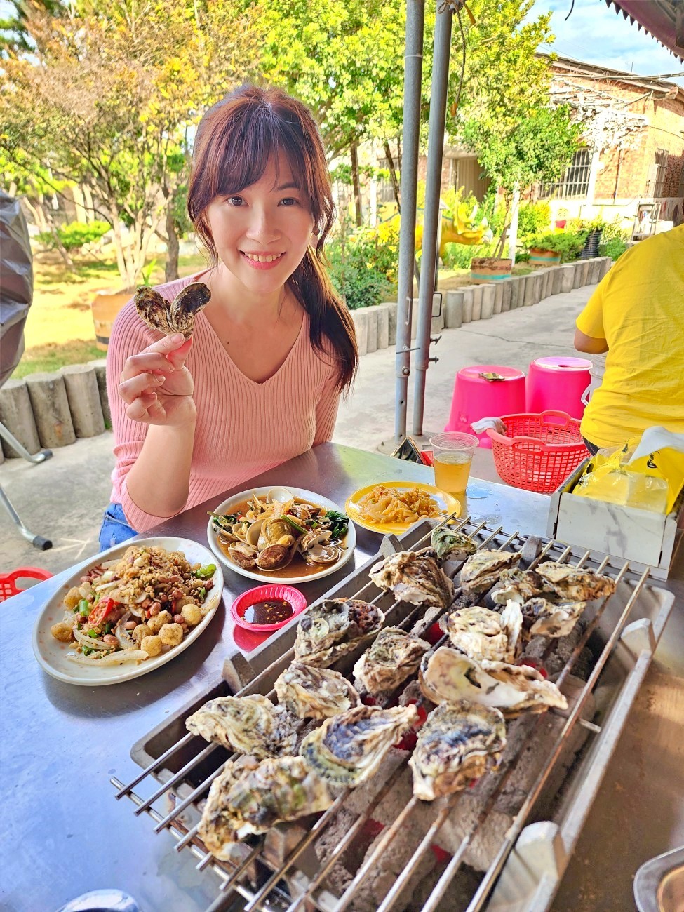 台南七股美食【上蠔烤蚵吃到飽】來到恐龍樂園，200元鮮美烤蚵隨你吃！ - yuki.tw