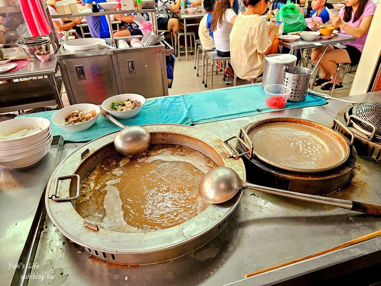 泰國必吃美食【陳億粿條店】曼谷唐人街米其林街邊小吃~粿仔湯、豬腳飯都好吃~ - yuki.tw