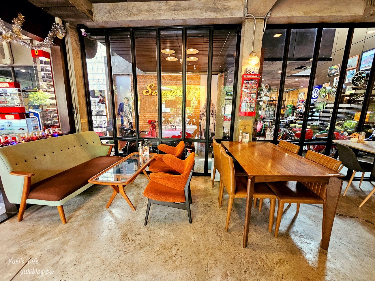 曼谷親子景點【Folktales Cafe & Bistro】古董車主題網美咖啡廳，兒童遊戲區太讚了！ - yuki.tw