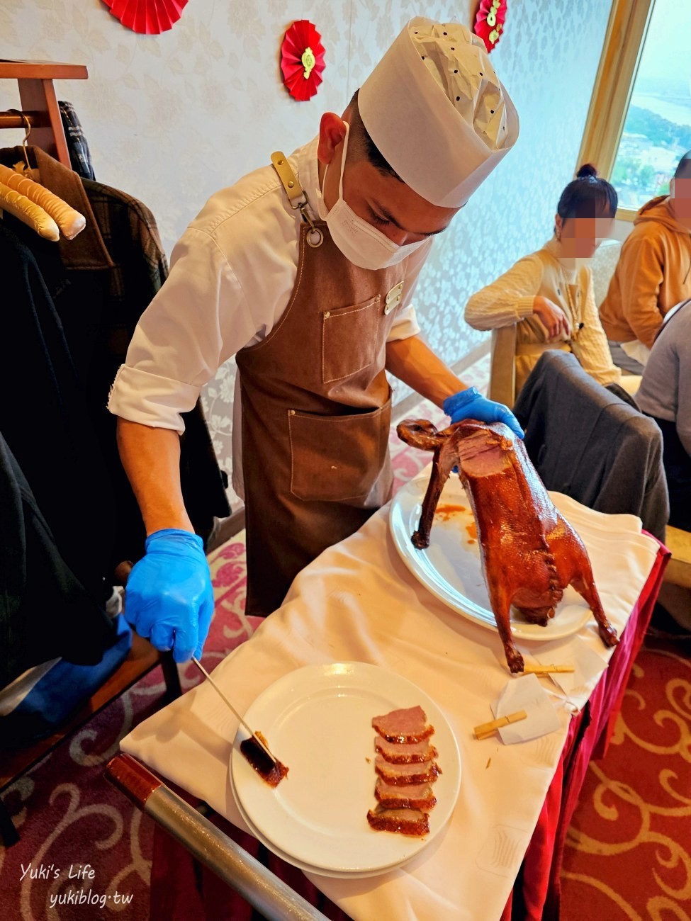 台北圓山大飯店「金龍餐廳」，合菜份量大、口味好，還能眺望美景的精緻饗宴 - yuki.tw