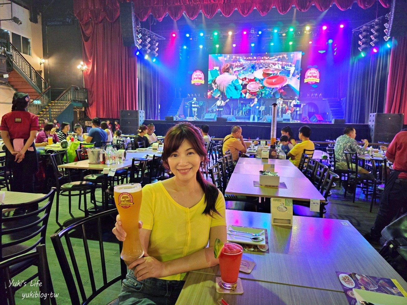 曼谷酒吧餐廳【Tawandang German Brewery】現場大舞台表演氣氛超嗨~有冷氣超推薦必去 - yuki.tw