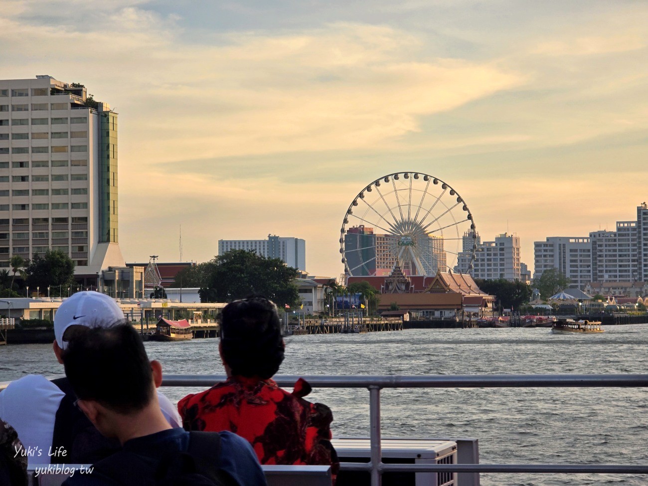 泰國曼谷Asiatique河濱碼頭夜市～曼谷夜市推薦必訪景點！摩天輪、旋轉木馬也太美(交通) - yuki.tw