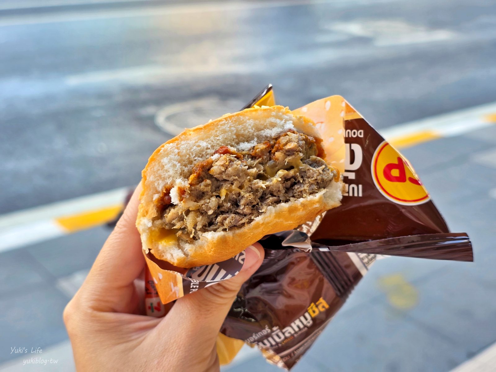 20260127180955_0_79fbcd 【泰國7-11必買】必吃美食攻略!打拋豬.零食.餅乾.熱壓吐司.泰奶.小點心~便宜好吃!