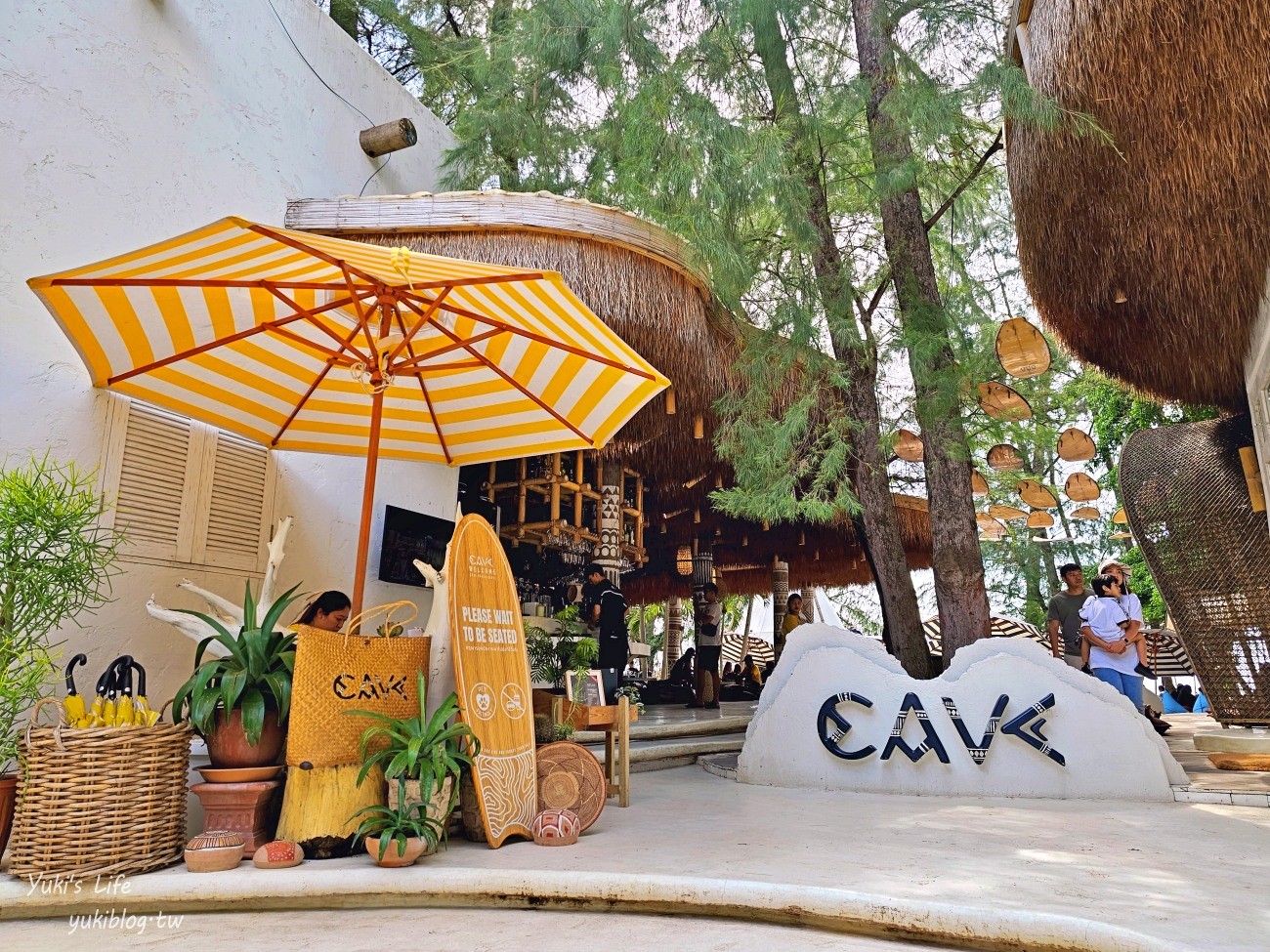 泰國┃芭達雅網美咖啡廳┃Cave Beach Club~度假氣氛超讚.食物好吃不踩雷 - yuki.tw