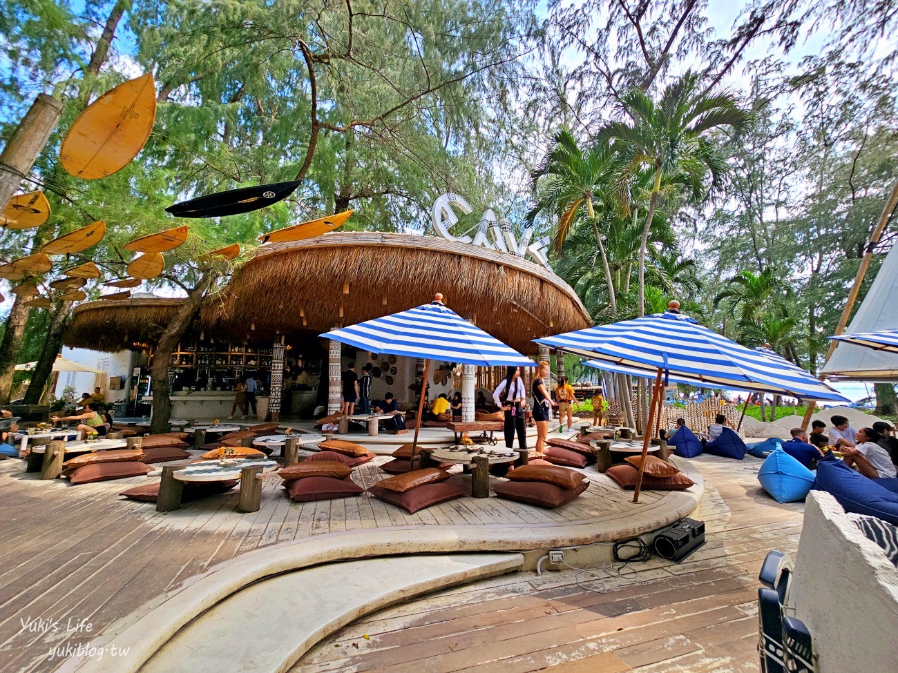 泰國┃芭達雅網美咖啡廳┃Cave Beach Club~度假氣氛超讚.食物好吃不踩雷