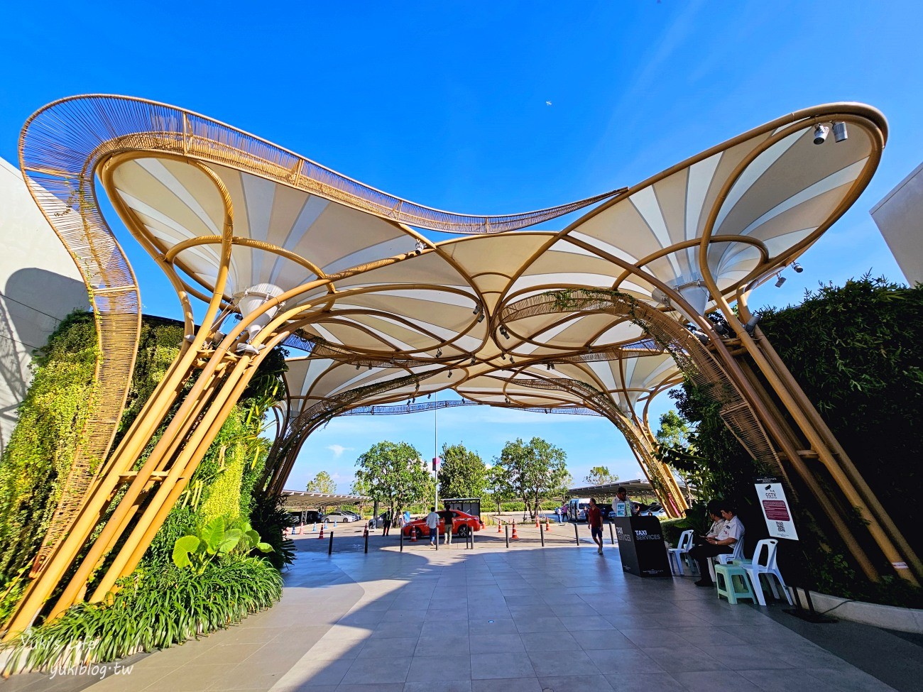 曼谷必逛百貨【Siam Premium Outlets Bangkok】森林系Outlet~交通接駁、附近住宿推薦 - yuki.tw