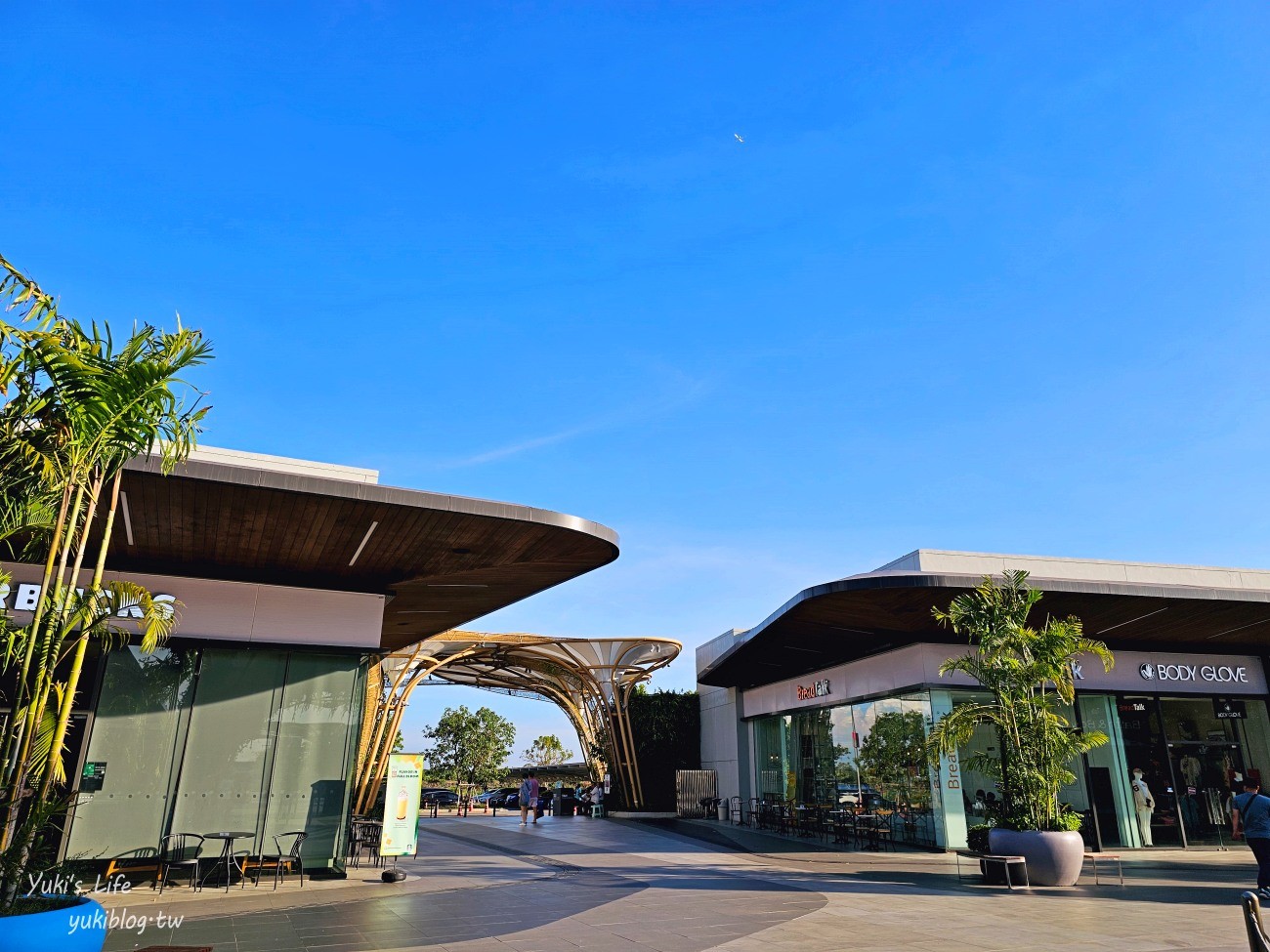 曼谷必逛百貨【Siam Premium Outlets Bangkok】森林系Outlet~交通接駁、附近住宿推薦 - yuki.tw