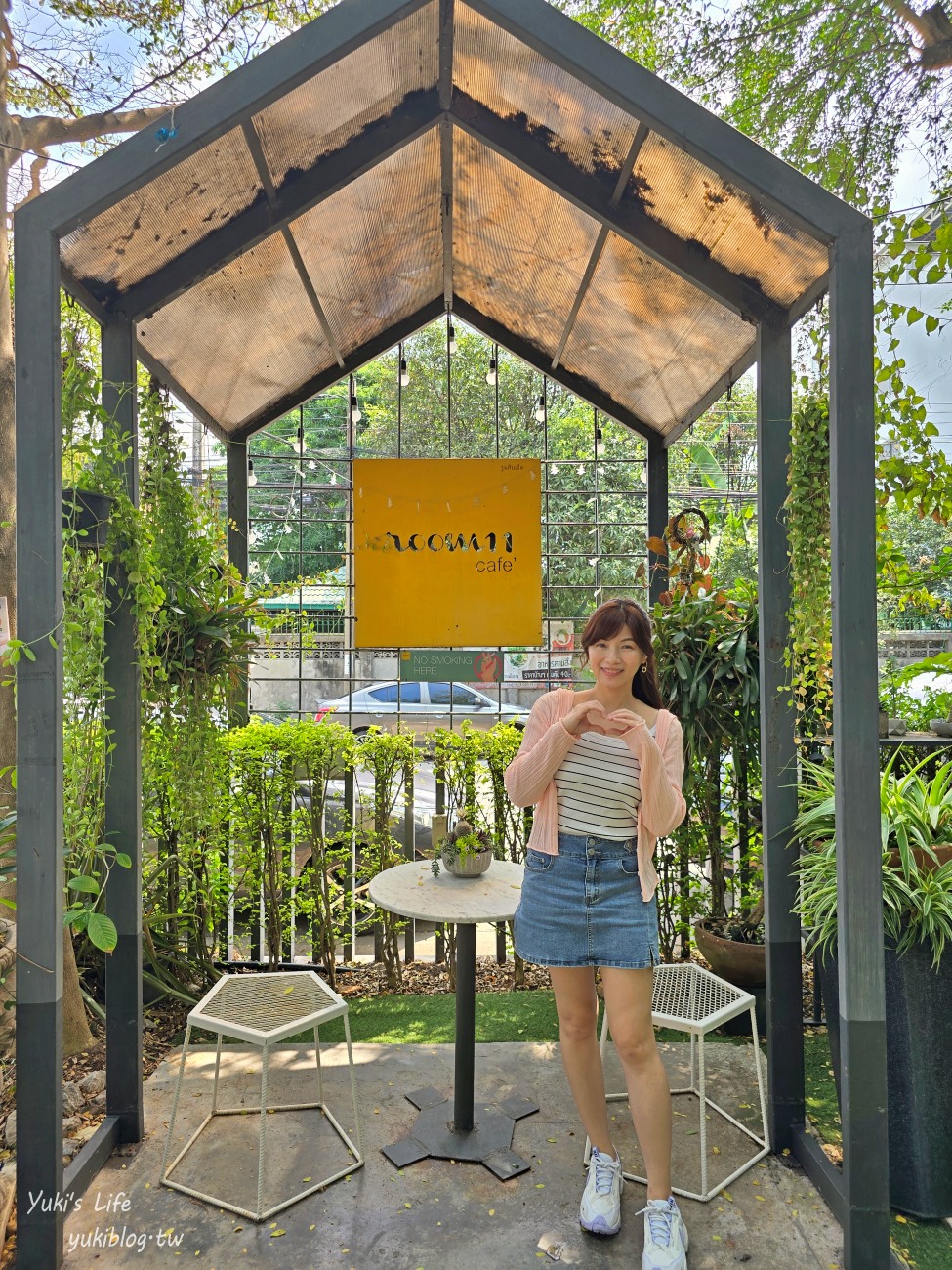曼谷網美咖啡廳【Room 11 cafe】森林系小型動物園親子景點，餵天竺鼠好療癒~ - yuki.tw