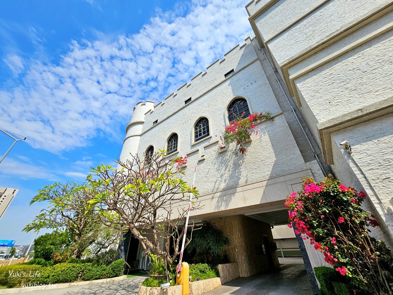 台中平價住宿》芭蕾城堡酒店，CP值超高好停車，台中親子住宿推薦 - yuki.tw