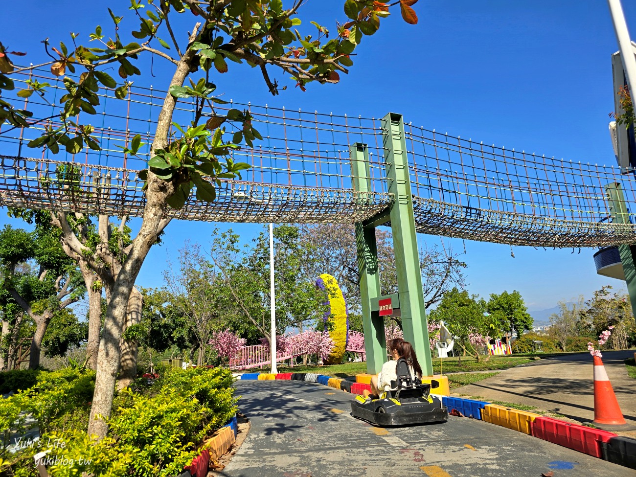 彰化親子景點》古生物奇幻樂園，最新恐龍主題遊樂園！恐龍射擊、飛天馬車太刺激！ - yuki.tw