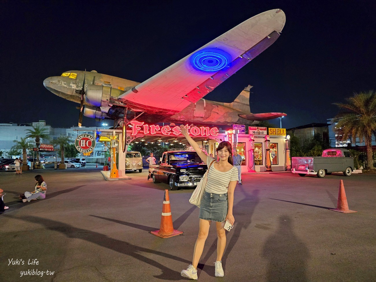 曼谷夜市推薦【席娜卡琳火車夜市】當地人愛逛的飛機夜市，便宜美食超多保證淪陷 - yuki.tw