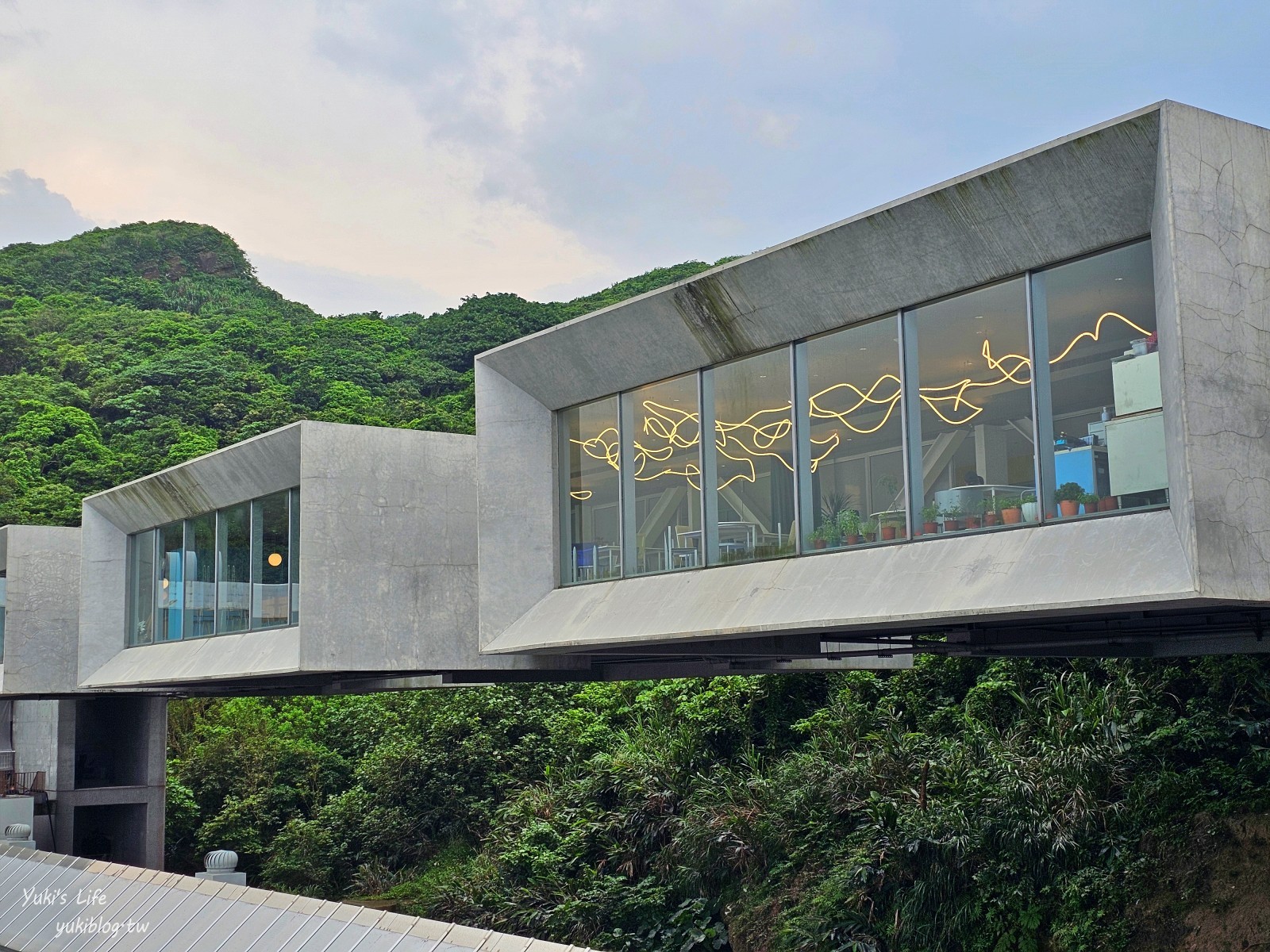 基隆親子景點│潮境智能海洋館、潮境公園│最潮室內水族館.門票.交通.必拍美照攻略 - yuki.tw