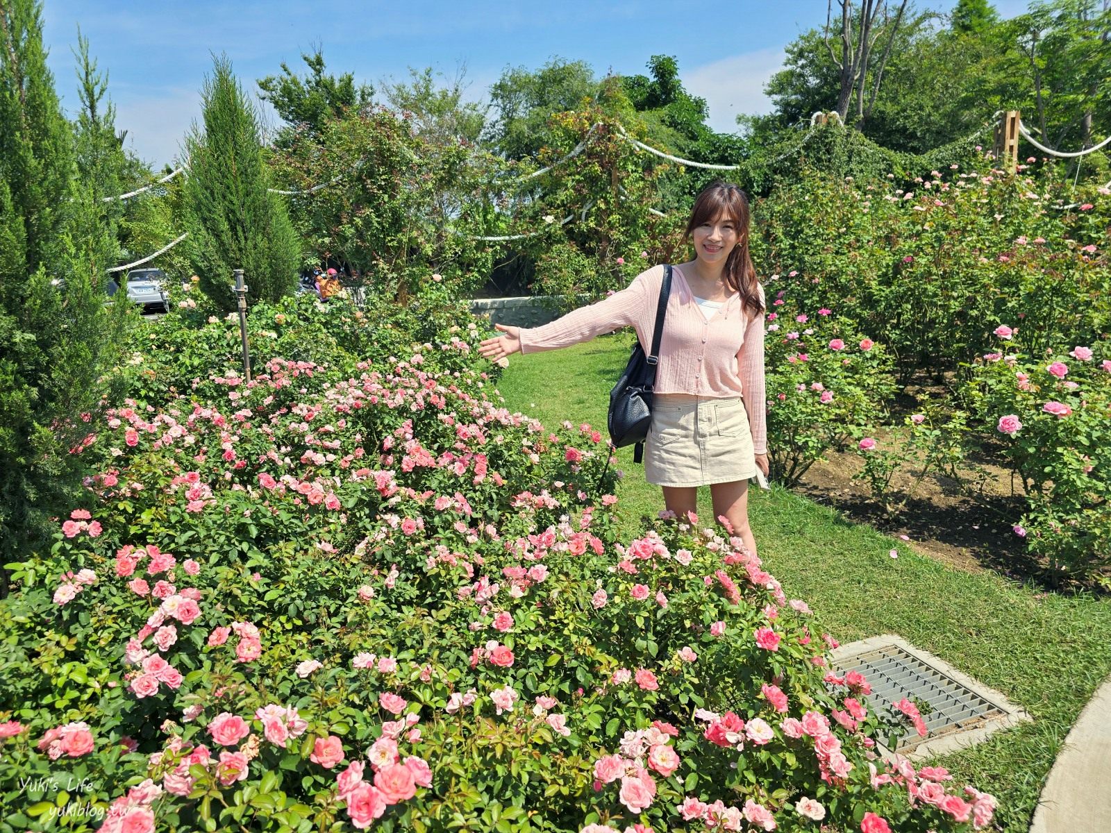 台南免門票景點|雅聞湖濱療癒森林|玫瑰花園裡泥座小屋好可愛！來到人小國～ - yuki.tw