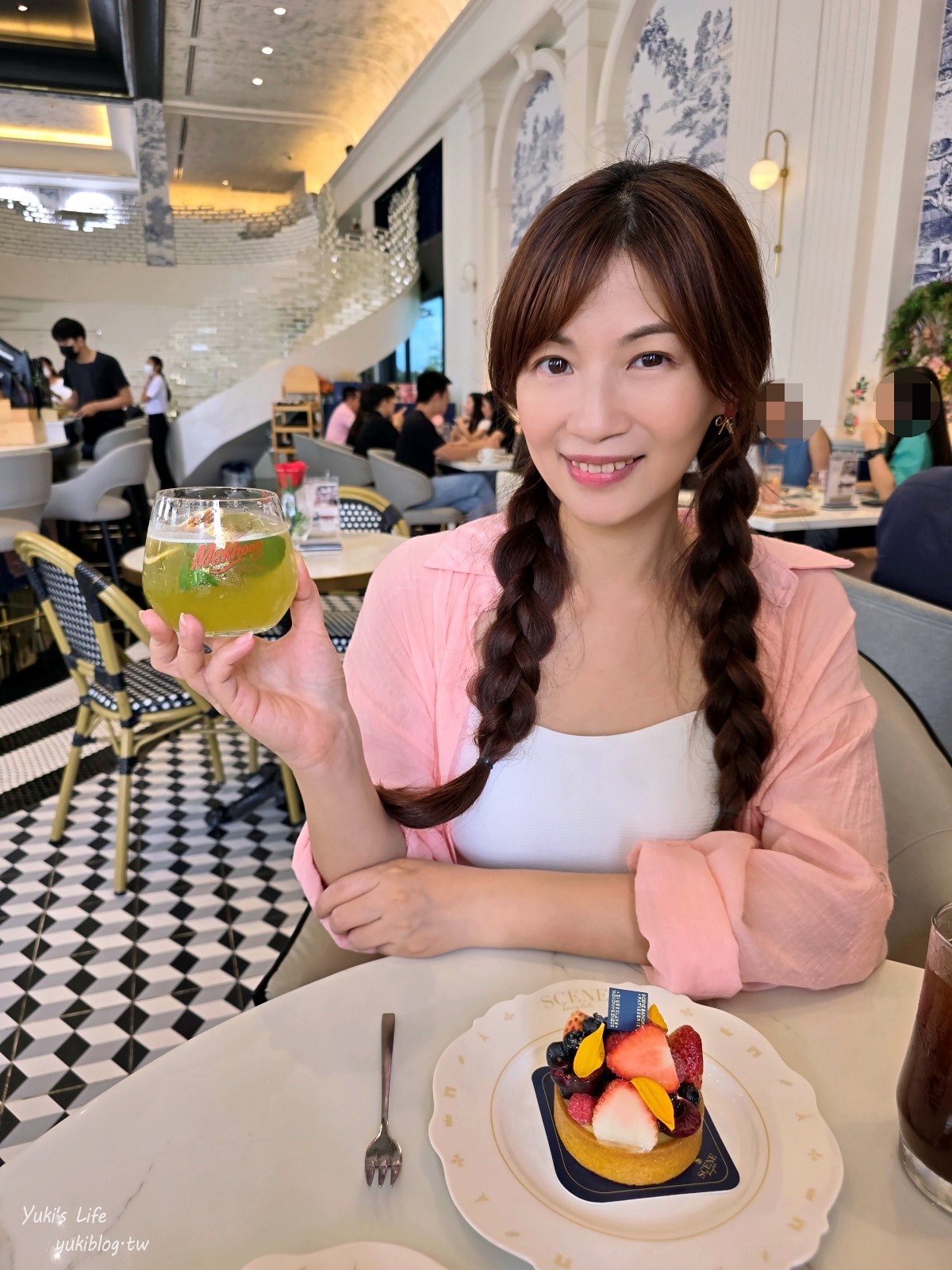 曼谷網美咖啡聽【Scene Bangkok Pâtisserie & Brasserie】在冰宮城堡當公主吃下午茶超浮誇！ - yuki.tw