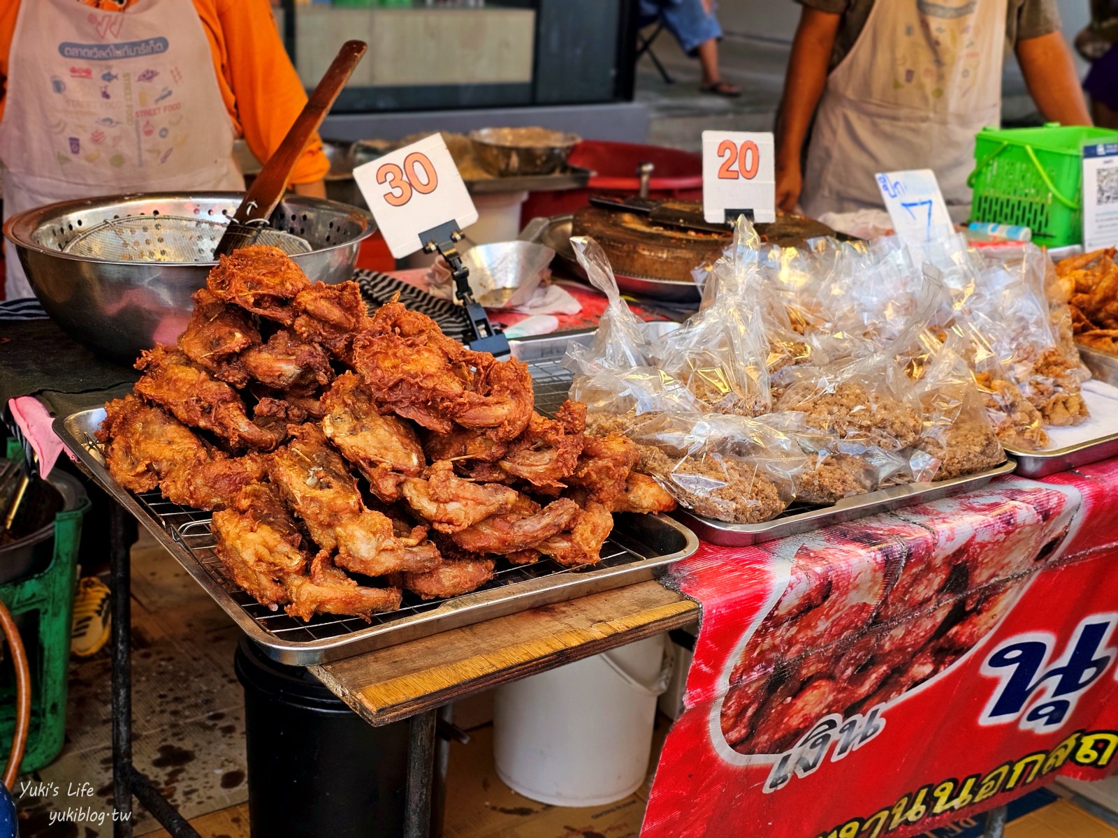 曼谷景點【曼谷世界市場】超接地氣的當地夜市超好逛，美食只要5泰銖起~ - yuki.tw