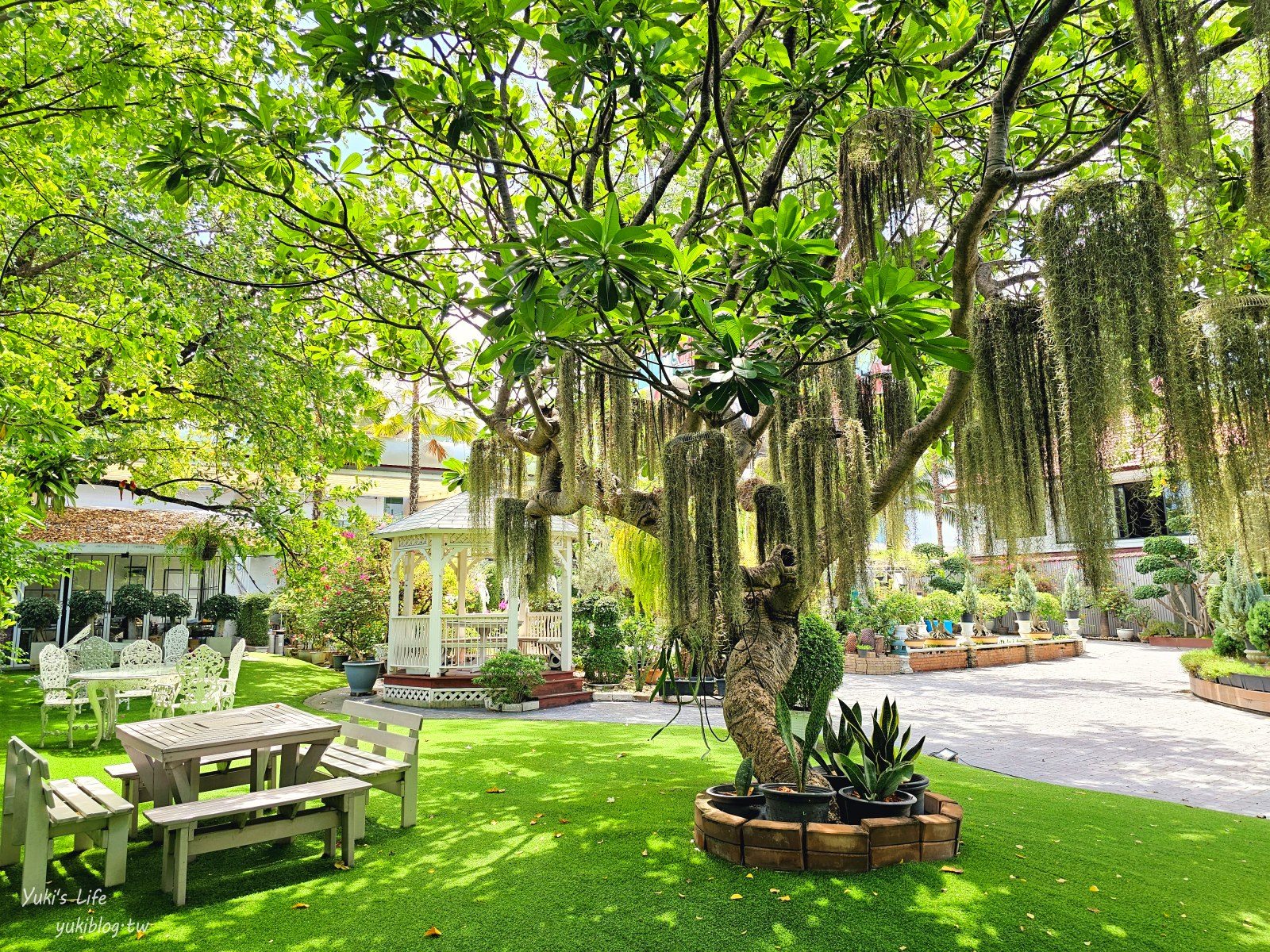 曼谷網美咖啡廳【Cafe De Chote】彷彿誤入豪宅的祕密庭園，歐風花園太夢幻(MRT地鐵景點推薦) - yuki.tw