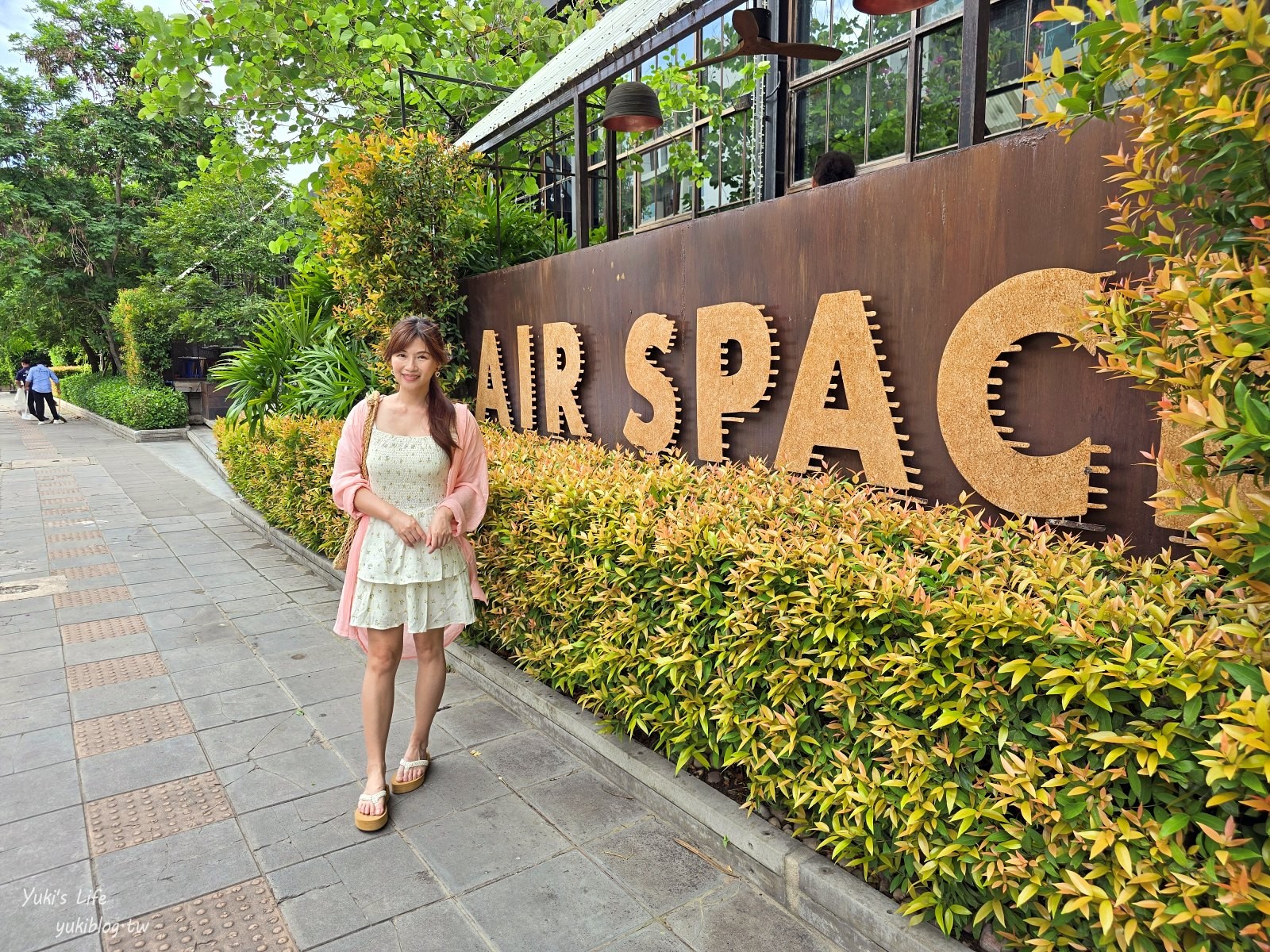 華欣網美餐廳【Air Space Hua Hin】人氣超夯的古董風餐廳，鹹食甜食都好吃 - yuki.tw