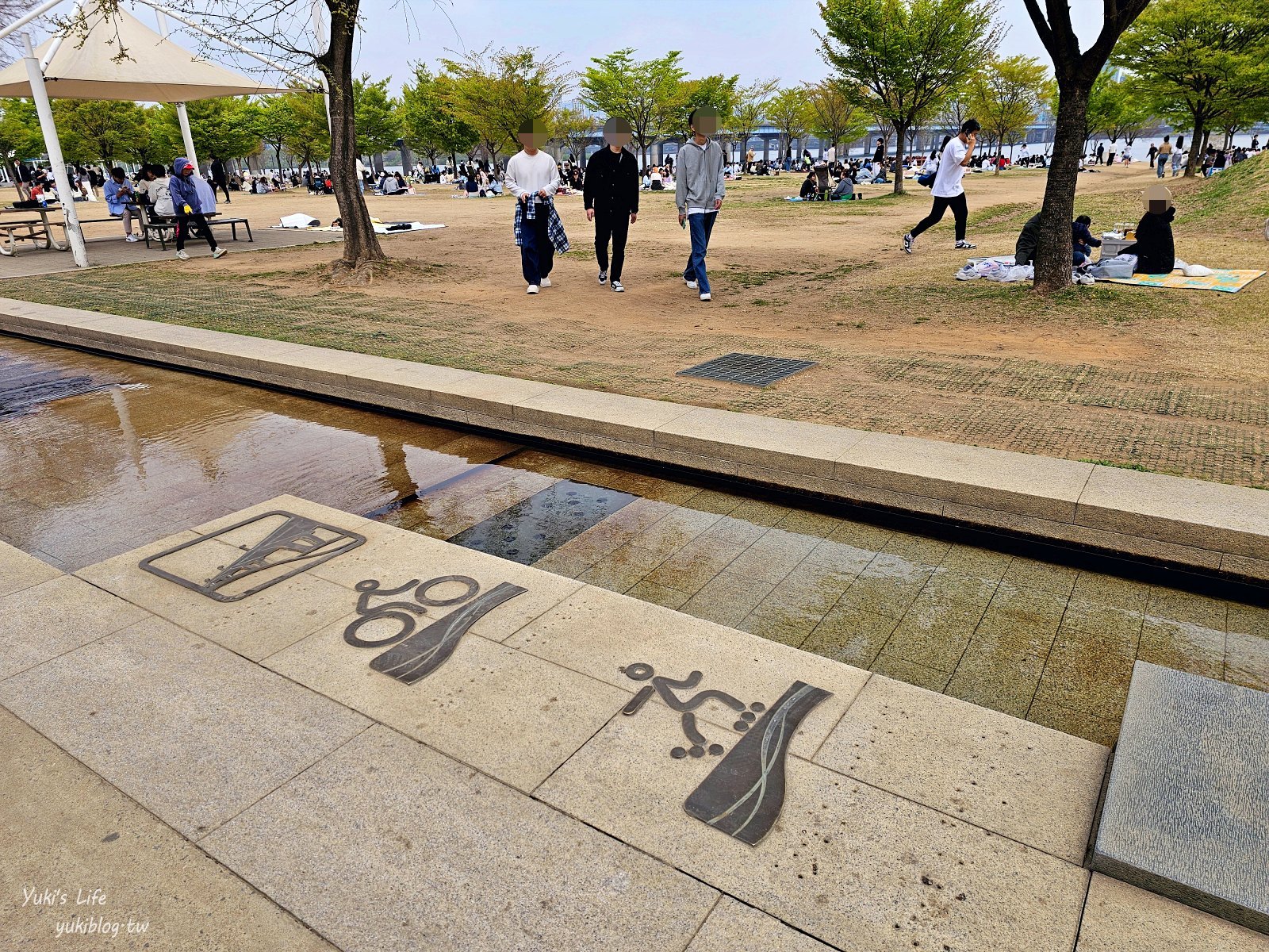 首爾景點》汝矣島漢江公園，野餐賞櫻花攻略！人來就好直接租野餐墊超方便！韓劇迷必朝聖 - yuki.tw