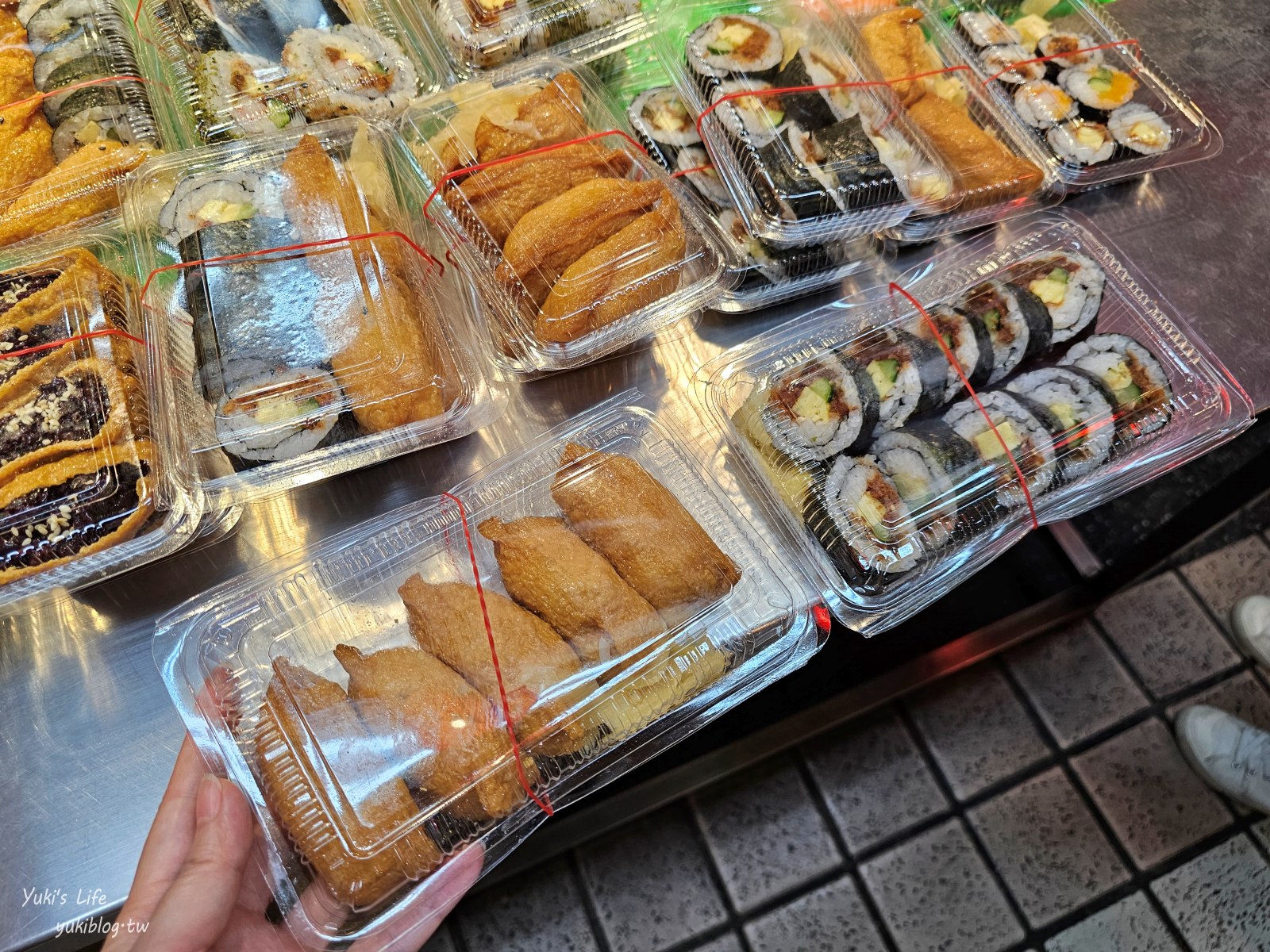 東三水街市場/新富市場》5家必買美食推薦攻略(金和壽司、阿婆油飯、艋舺大豐魚丸店、168放山雞、人情味現烤蛋糕) - yuki.tw