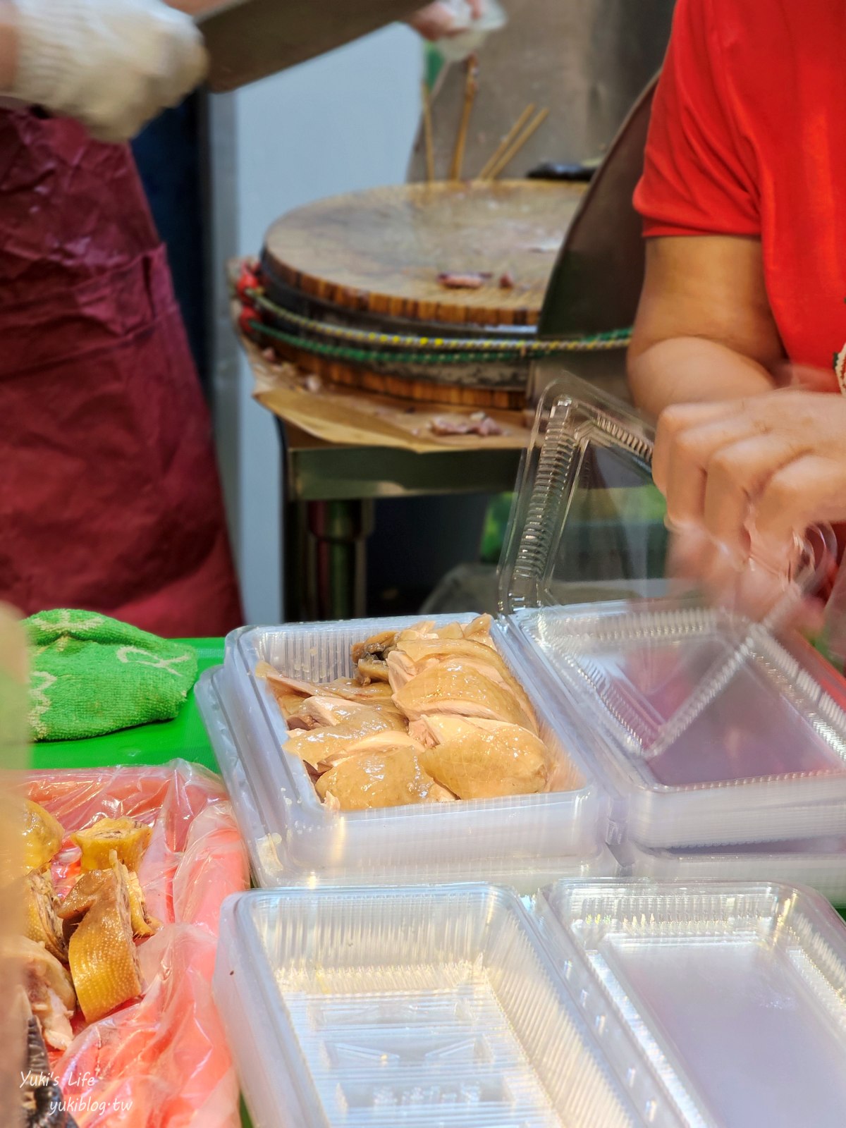 東三水街市場/新富市場》5家必買美食推薦攻略(金和壽司、阿婆油飯、艋舺大豐魚丸店、168放山雞、人情味現烤蛋糕) - yuki.tw