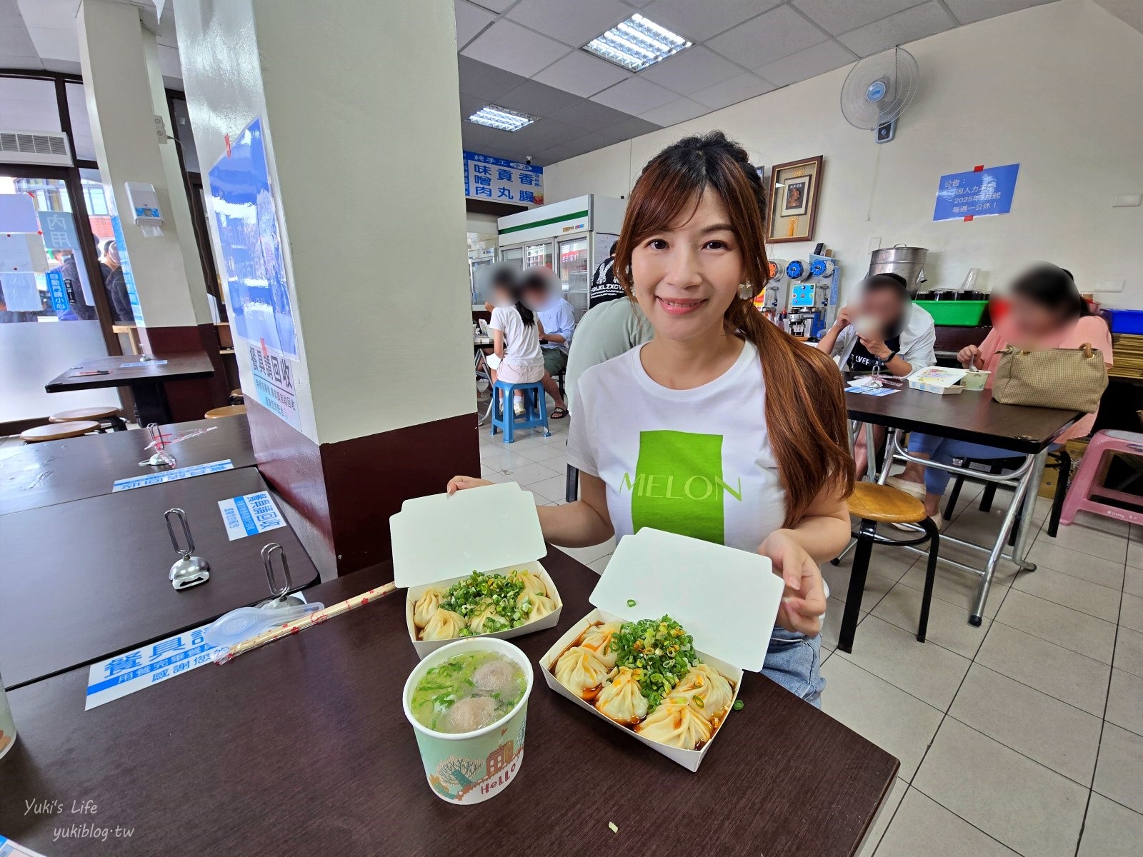 苗栗頭份必吃美食【鮮肉湯包】超人氣排隊湯包，加蔥加到爆，料多鮮美超好吃