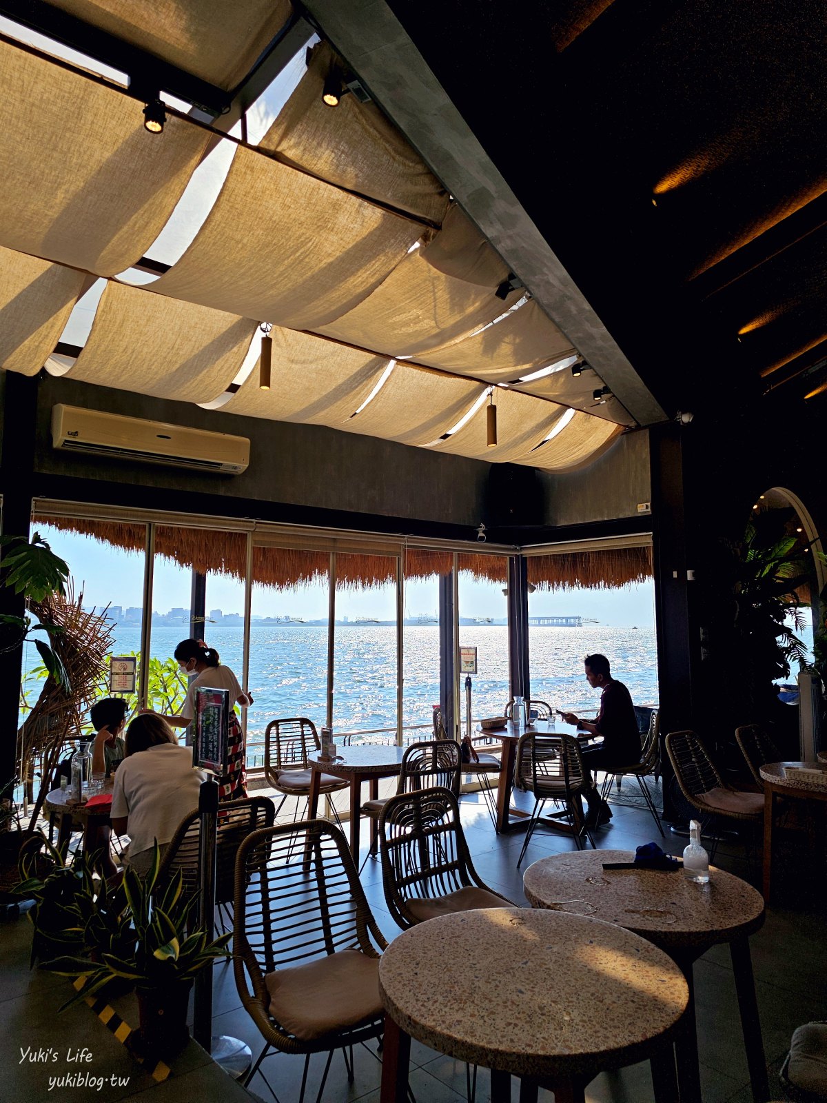 淡水景觀餐廳【水灣餐廳榕堤店】淡水TOP河景餐廳！秒飛峇里島浪漫約會首選 - yuki.tw