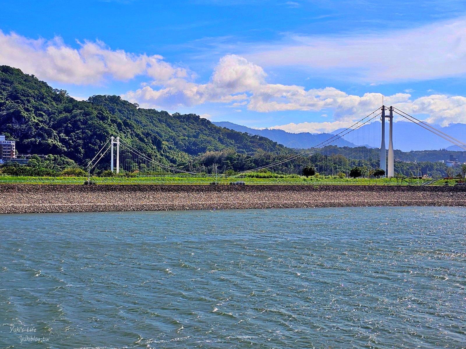 桃園大溪景點：七張福德宮廟，盡收中庄調整池美景，假日市集玩樂趣！ - yuki.tw