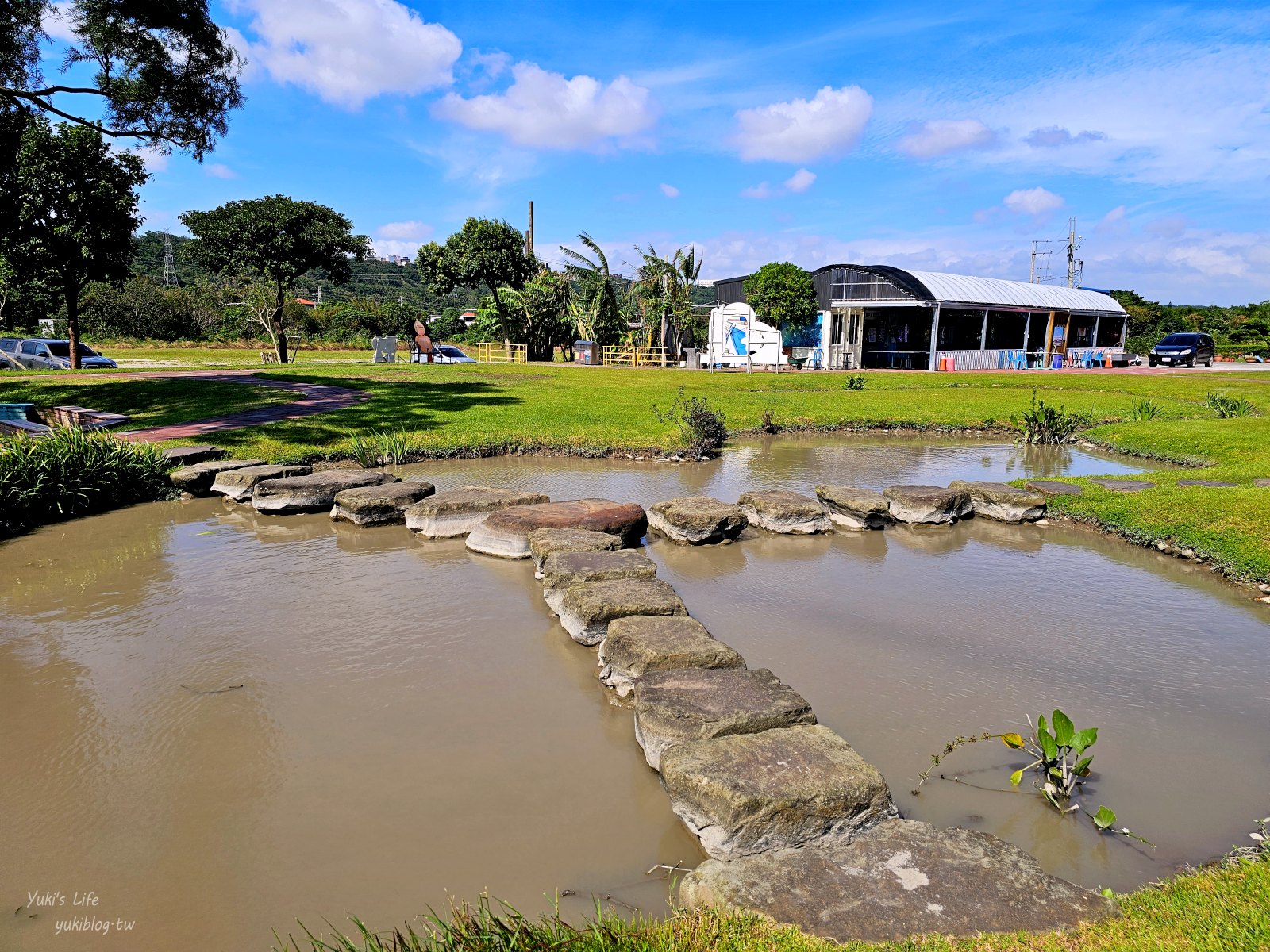 桃園大溪景點：七張福德宮廟，盡收中庄調整池美景，假日市集玩樂趣！ - yuki.tw